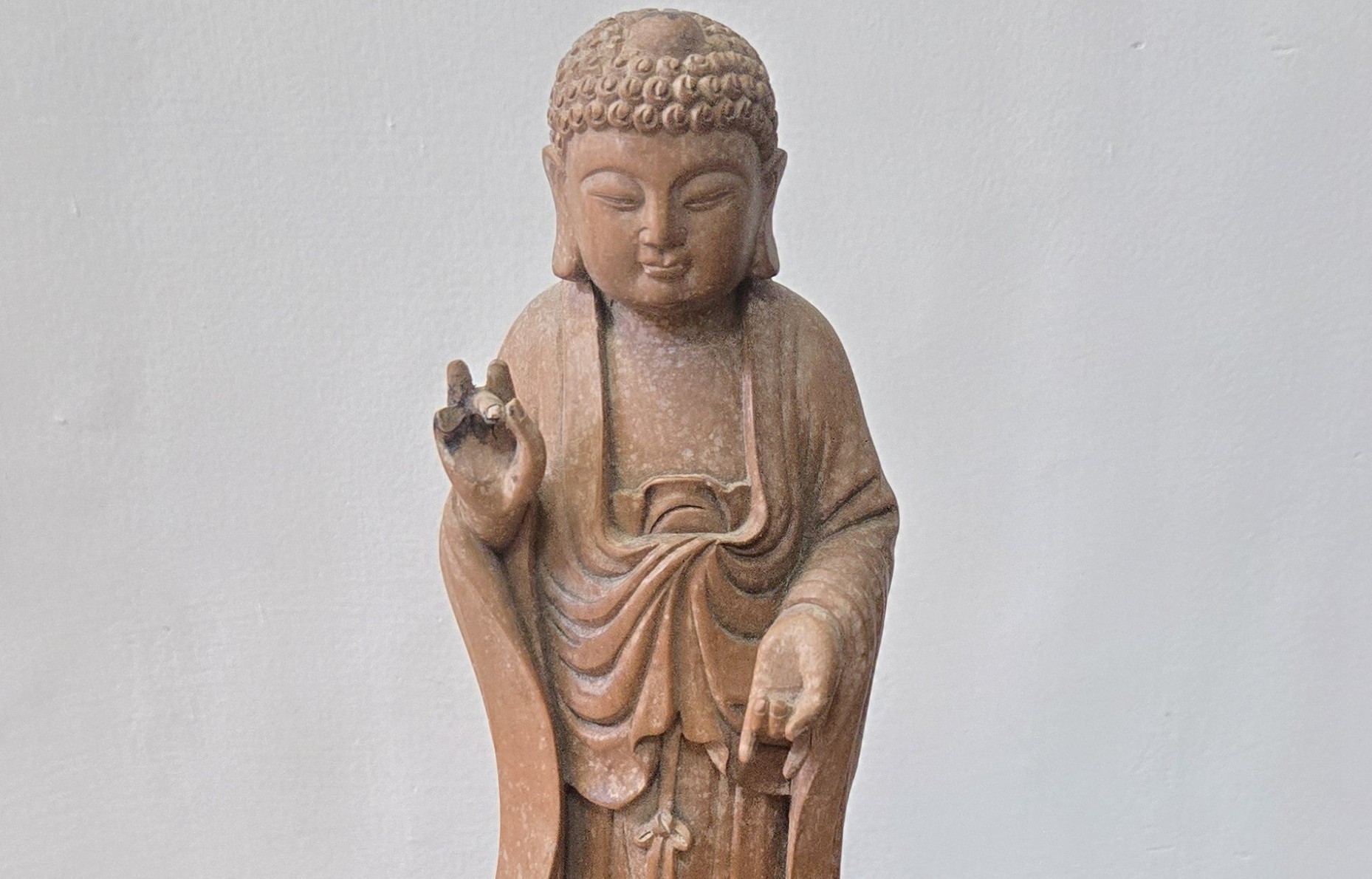 人生沒有十全十美，每一個人天生命運，至少都有「一破」（前世帶來的「業力」）。天生一破在遷移宮的命主，不宜有自己開車或騎機車行為，否則易生交通事故；一破在夫妻宮的人，不能太早結婚，否則婚姻不美，輕者生離重者死別，甚或易有二次婚、三次婚的情事發生。有時候，人生一些重大問題或特殊遭遇，你只能從命理中才能找到答案！總而言之，人的天生一破，千萬要重視，絕對不能輕忽。但只要能事前掌握並小心防範，就可避開這「一破」的傷害，亦即趨吉避凶；如此作法，也才會有真正事業成功與未來美好人生