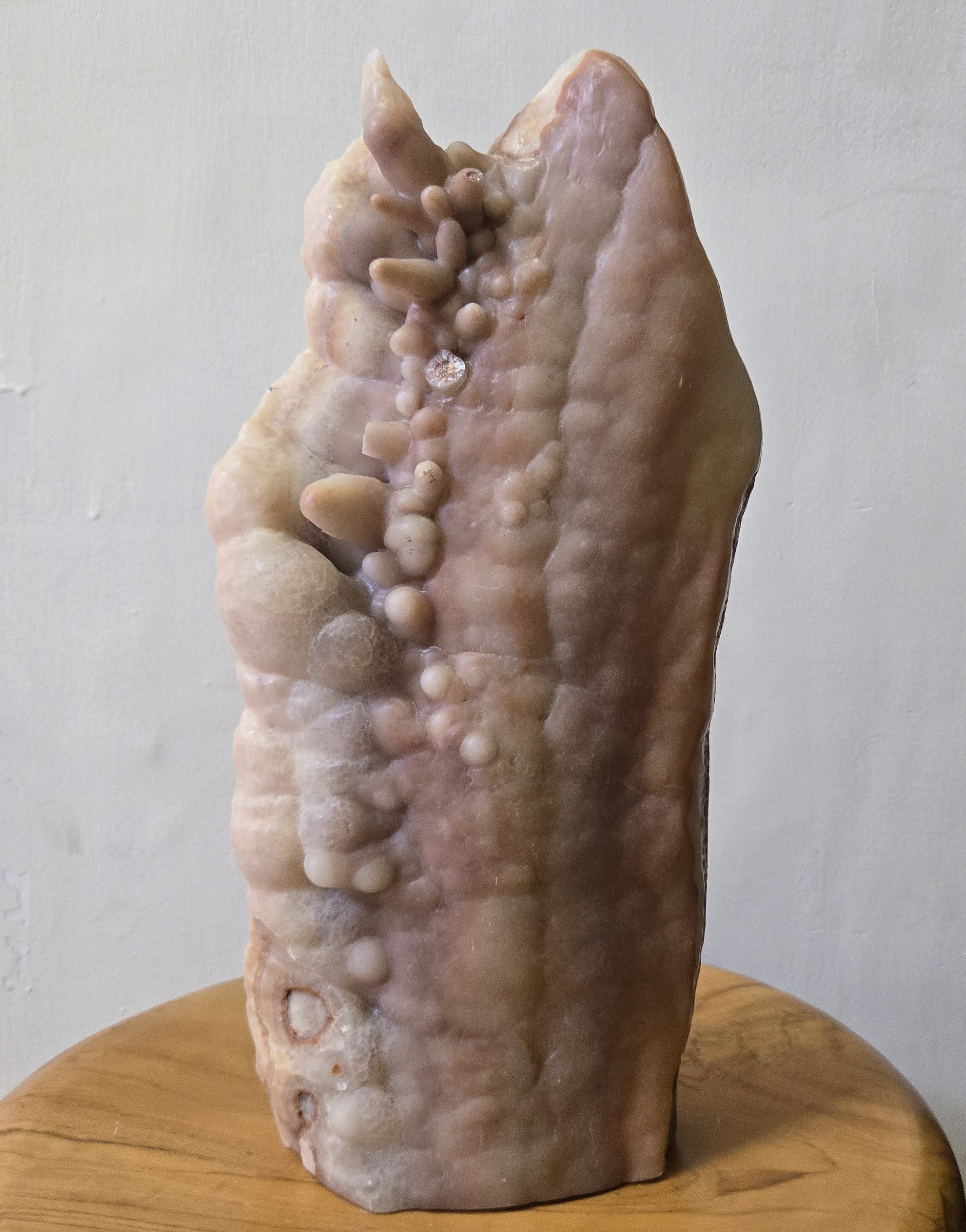 命理解說是需要專業知識和專業素養，一般人由於沒有受過命理知識的嚴格訓練,因而網路算命是會有誤讀,誤判的情形產生，因為不論是免費或付費的網路線上八字算命，如果命盤制式文字,有嚴重解釋錯誤或誤導人生命運方向的情事發生，應由客戶自行負責或是由電腦程式設計者負責？