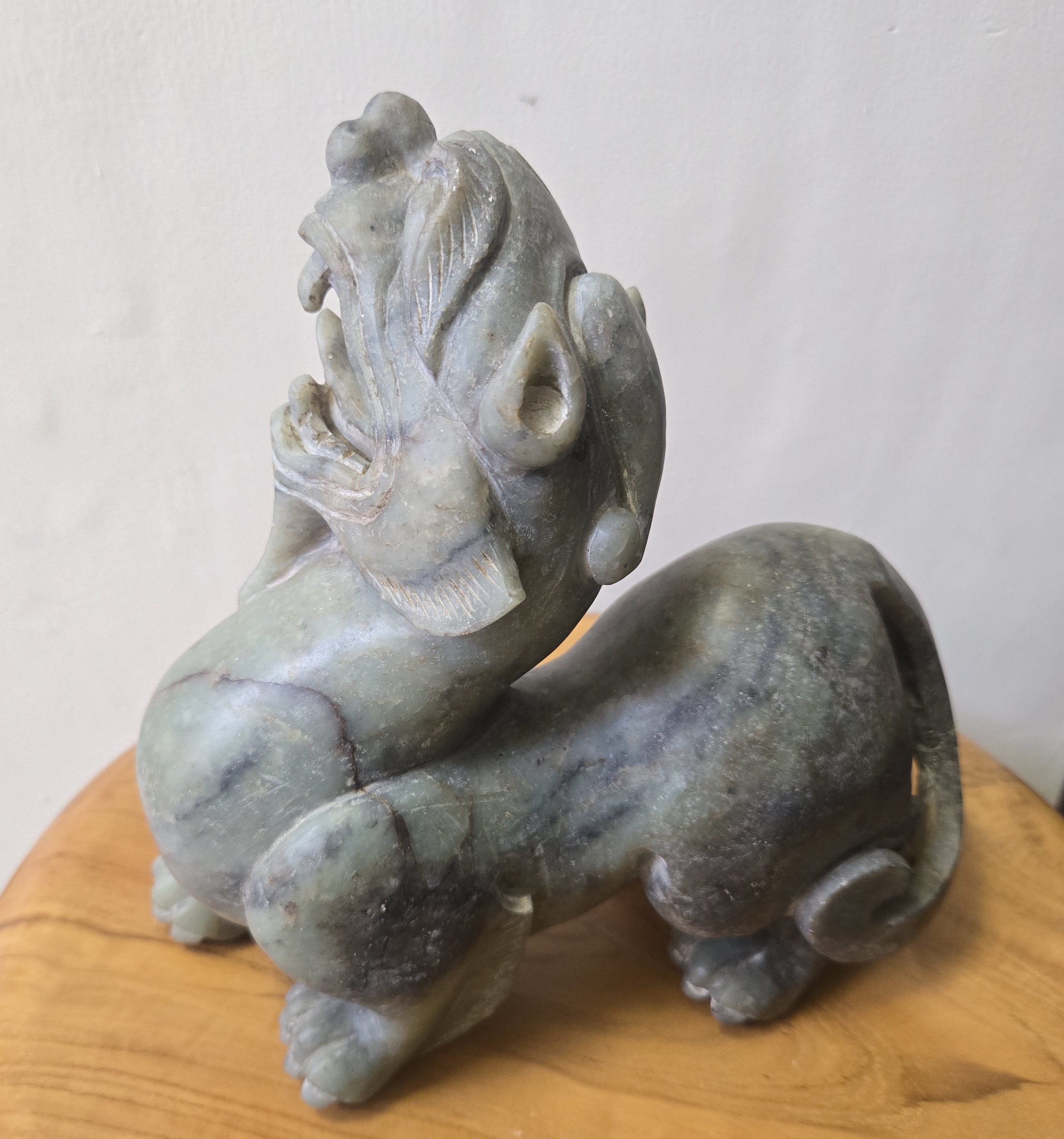 人生中的任何小病、大病都不能忽視， 有些從不生病的人，往往一生病就可能致命。現代科技與醫學發達，有些癌症已非完全絕症，只要積極治療仍會有治癒的機會。但是一個身患重病的人，如果有多餘的閒錢，亦即經濟許可並有足夠資金，是可以考慮向公司請個長假，多出國旅遊散心並休養身體，甚至「適合在國外短暫居住生活」；因為從專業命理來看，人生遭逢大難來臨，有時候換個生活環境、方向或地理位置，是能改變人生的磁場，甚至能扭轉命運趨勢並朝好的方向發展。簡言之，出國旅遊或在國外短暫居住，是能改變人生磁場且有助於身體的早日康健。
